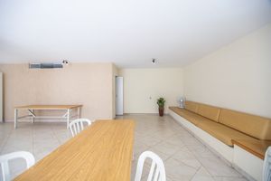 Image 40 - 924666