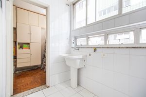 Image 33 - 924666