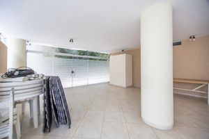 Image 39 - 924666