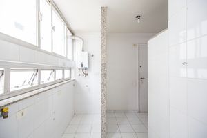 Image 32 - 924666