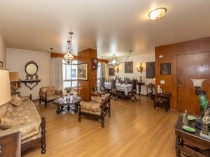 Image 11 - 924670