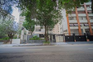 Image 14 - 924674
