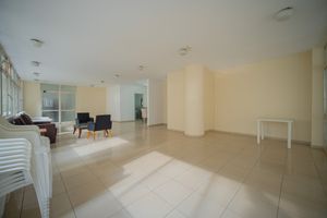 Image 11 - 924674