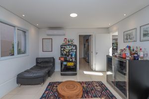 Image 21 - 924675