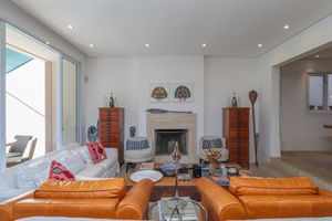 Image 24 - 924675