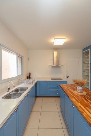 Image 35 - 924675