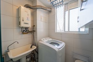Image 17 - 924676