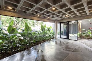 Image 25 - 924681