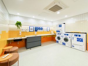Image 19 - 924685