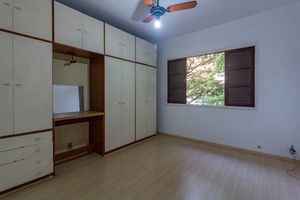 Image 4 - 924687