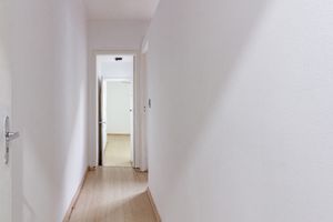 Image 14 - 924687
