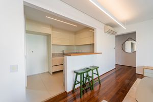 Image 10 - 924694
