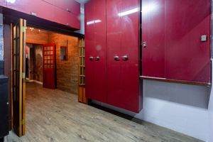 Image 15 - 924696