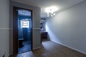 Image 29 - 924696