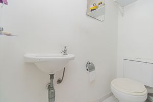 Image 40 - 924699