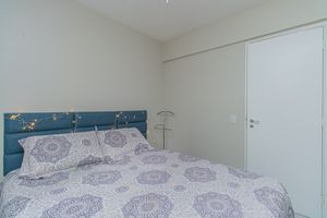 Image 21 - 924699