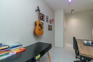 Image 26 - 924699