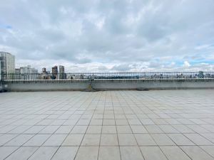 Image 17 - 924702