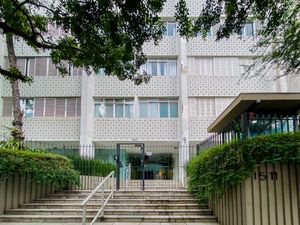 Image 32 - 924702