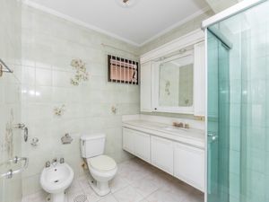 Image 19 - 924703