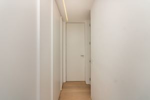 Image 17 - 924707
