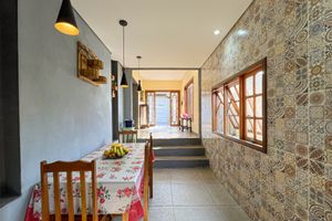 Image 11 - 924715