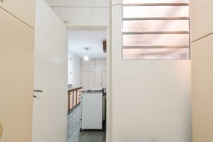 Image 20 - 924729