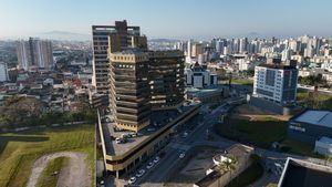 Image 13 - 924734