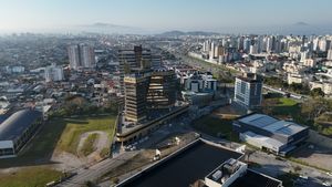 Image 15 - 924734