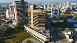 Image 10 - 924734
