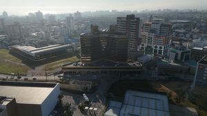 Image 8 - 924734