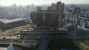 Image 9 - 924734