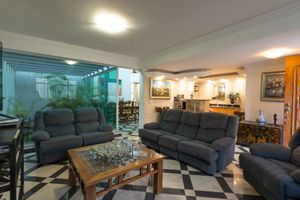 Image 6 - 924736