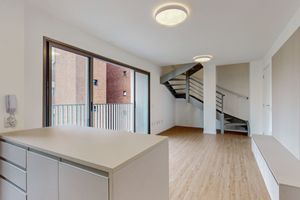 Image 3 - 924740