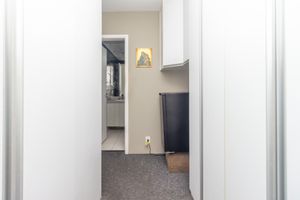 Image 17 - 924743
