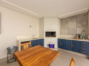 Image 62 - 924747
