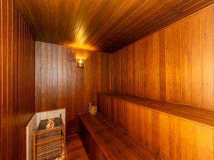 Image 65 - 924747