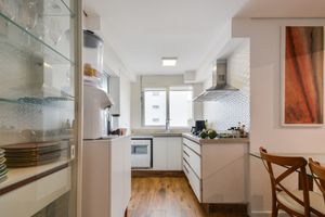 Image 13 - 924750