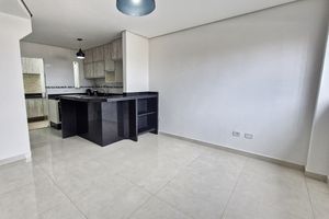 Image 2 - 924752