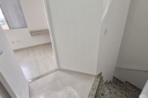 Image 8 - 924752
