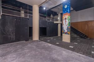 Image 17 - 924755