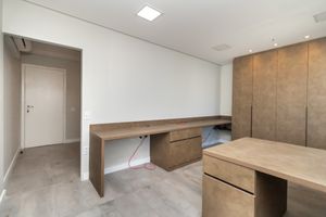 Image 1 - 924757
