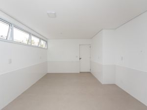 Image 35 - 924758