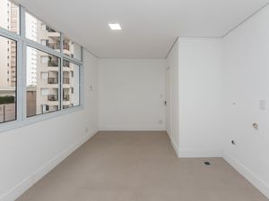 Image 39 - 924758