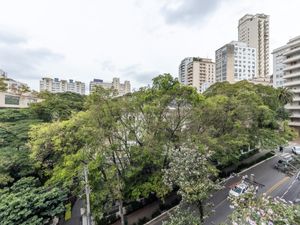 Image 8 - 924758