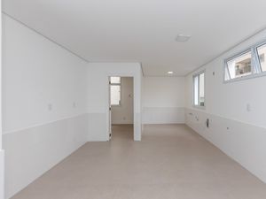 Image 33 - 924758