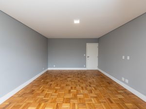 Image 19 - 924758
