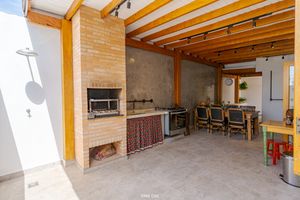 Image 10 - 924764