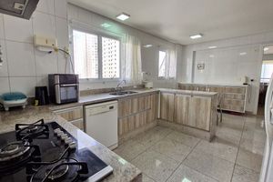 Image 14 - 924768