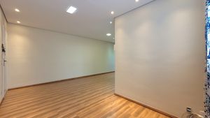 Image 1 - 924773